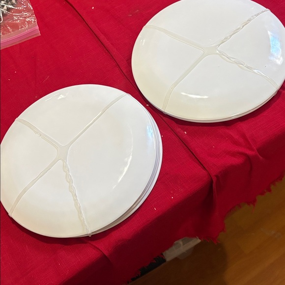 NWT Set of 8 BLUE AND WHITE MELAMINE DINNER PLATES - Picture 5 of 6